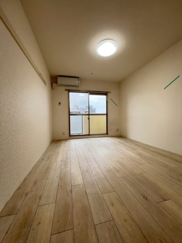 リファレンス呉服町の居間・リビング