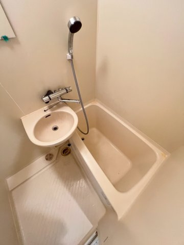 リファレンス呉服町の浴室