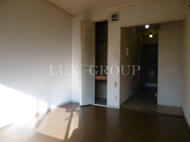 【寝室】 | アイアンフラッツ