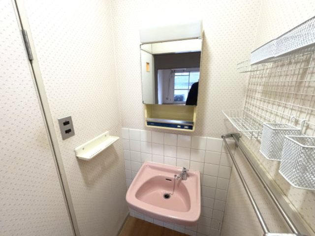 プチシャトー徳井の独立洗面台