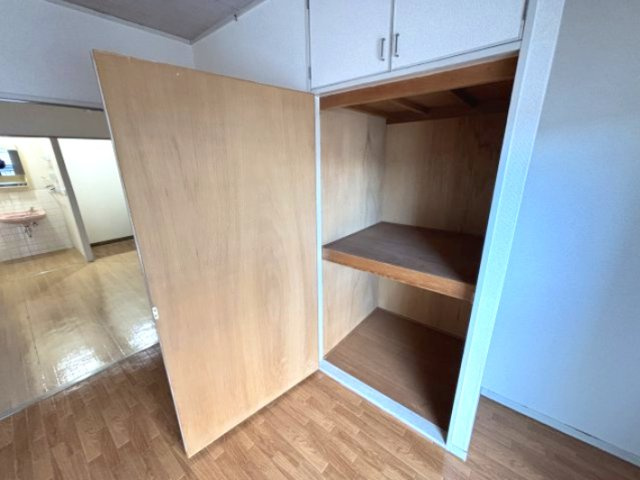 プチシャトー徳井の収納