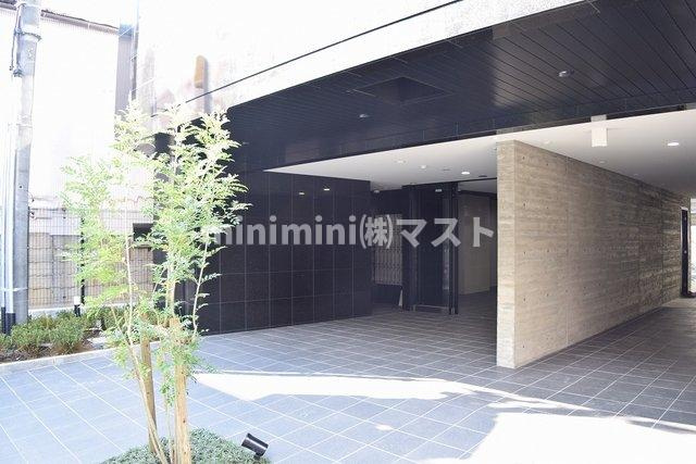 グランパーク大阪WESTのエントランス