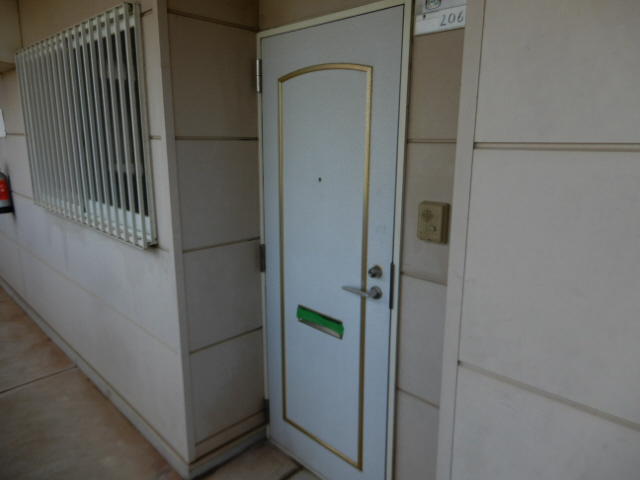 加古郡播磨町宮北２丁目のハイツのエントランス