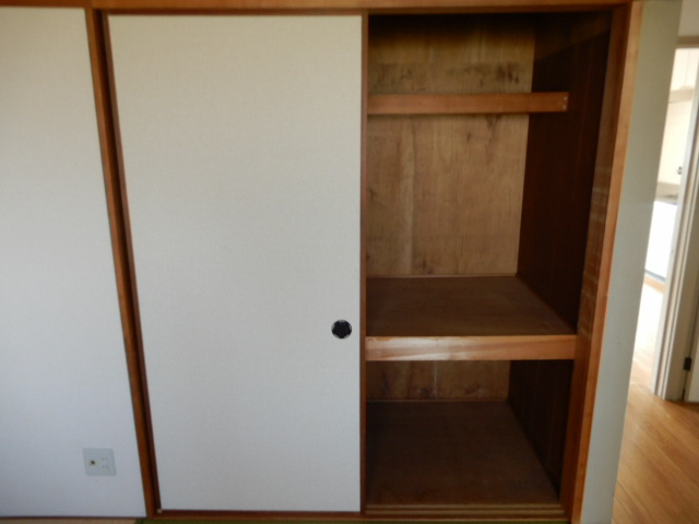 加古郡播磨町宮北２丁目のハイツの収納