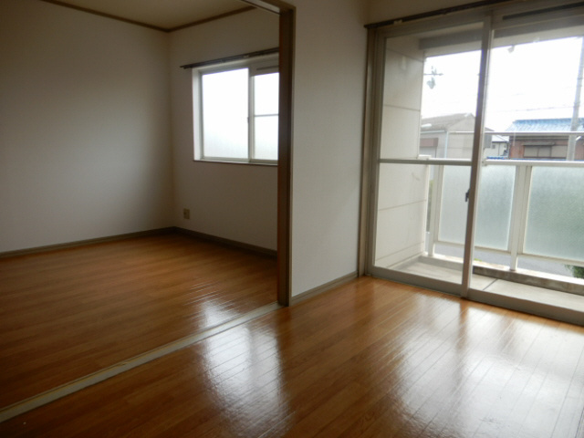 加古郡播磨町宮北２丁目のハイツの居間・リビング