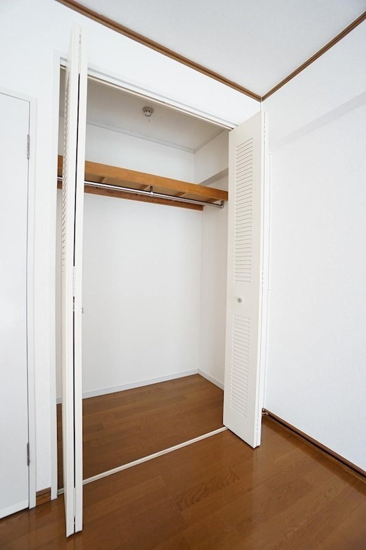 イー・エル・ケイ大名ビルの収納