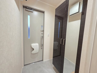 【玄関】 | Luposia | ※同物件他部屋写真　反転・色違いの場合有　現状優先
