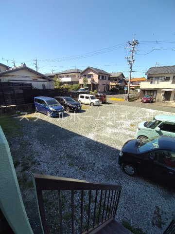 マンション鈴一の駐車場