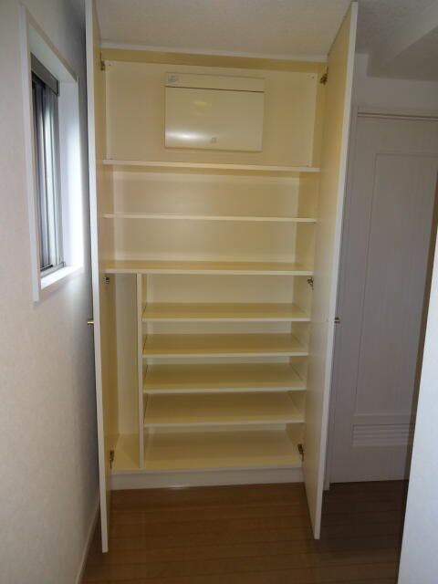 デュオ・スカーラ田端の収納