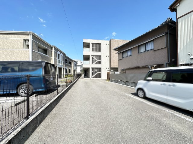 リップル・プレイスの駐車場