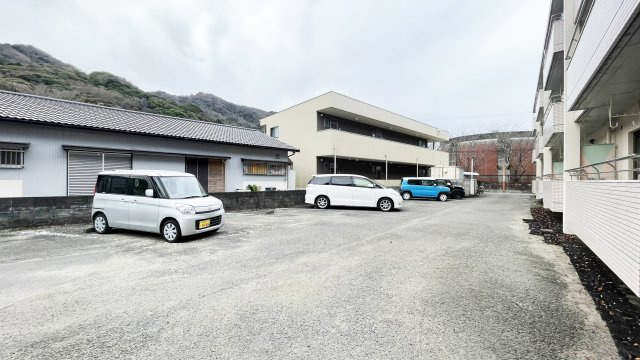 グランデ南佐古Ⅱの駐車場