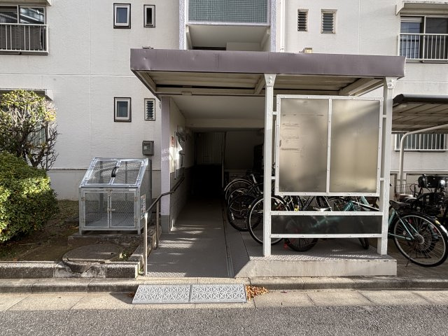 建物入口です