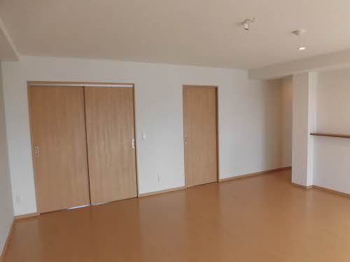 プレミア ステーション 西口