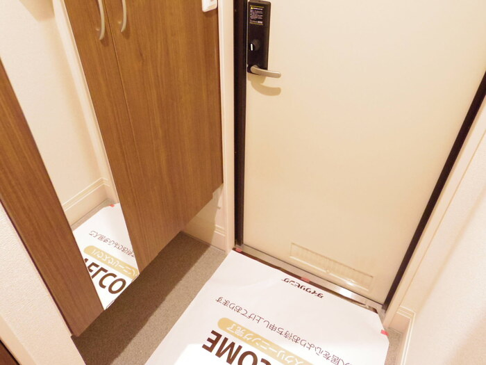 フィオーレ 弐番館の玄関|玄関