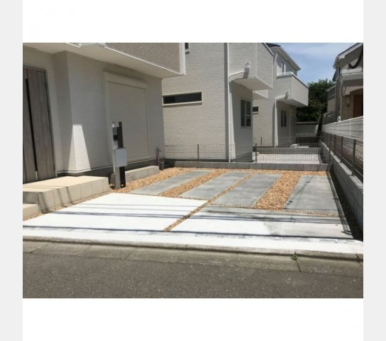 Kolet府中西府の駐車場