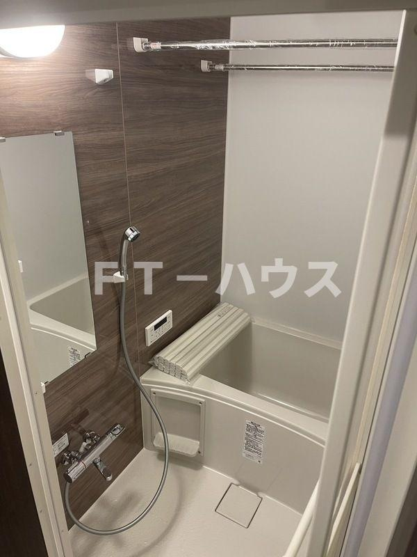 Likes飯山満町A棟の浴室