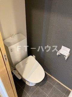 Likes飯山満町A棟のトイレ