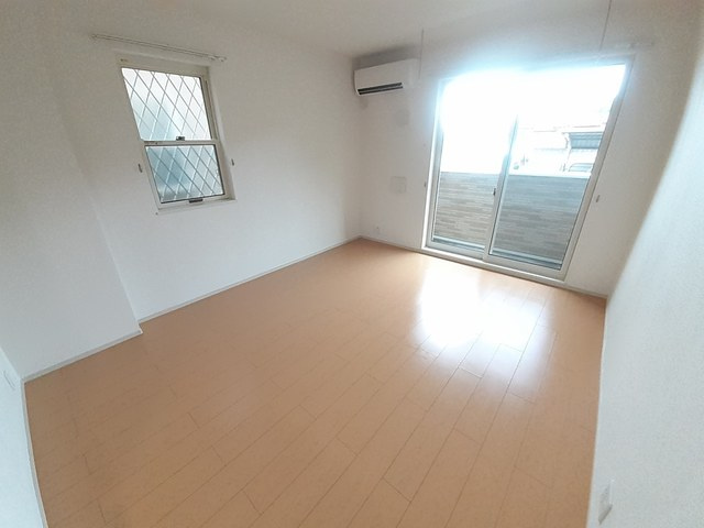 エムズ　サニーガーデンⅩⅠの居間・リビング|居室・リビング