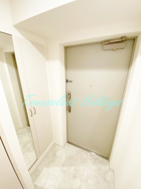 藤沢市湘南台１丁目の賃貸マンションの玄関