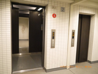 【その他共用部分】 | 忙しい朝にも安心、エレベーターが２基設置されています！