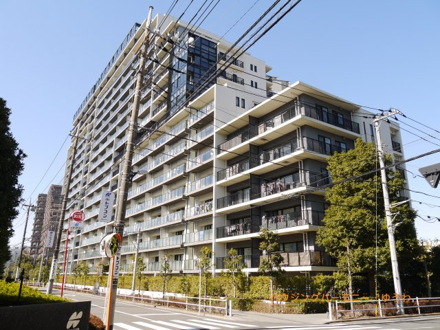 【外観】 | スカイティアラ ウエスト | モダンでスタイリッシュな印象を与えるグレーを基調とした外観。