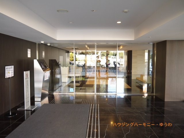 【その他共用部分】 | スカイティアラ ウエスト | 清潔感と歓迎感があるエントランスホールとなります。