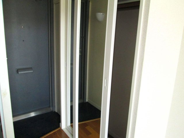 レオパレスKOMATSUの玄関|画像5