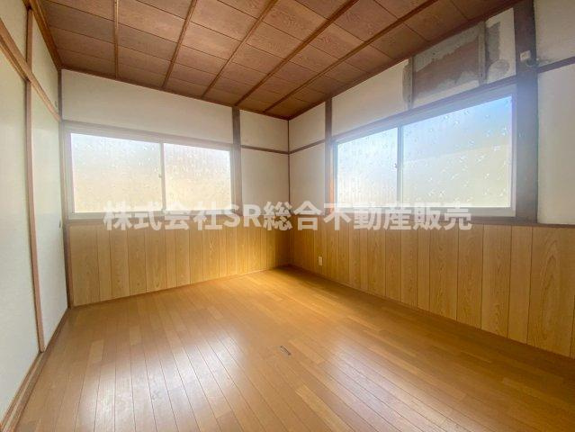 弥生町中古戸建の寝室|全室2面採光。どのお部屋も明るいです。