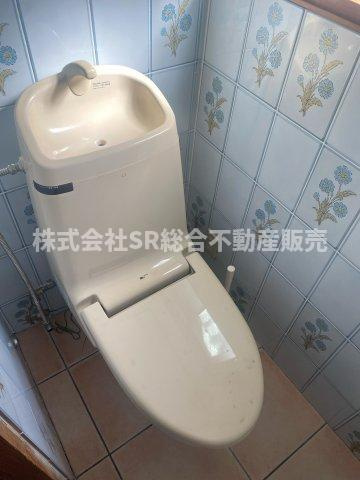 弥生町中古戸建のトイレ|機能いっぱいのトイレ