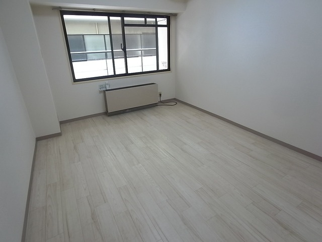 元町アーバンライフの居間・リビング