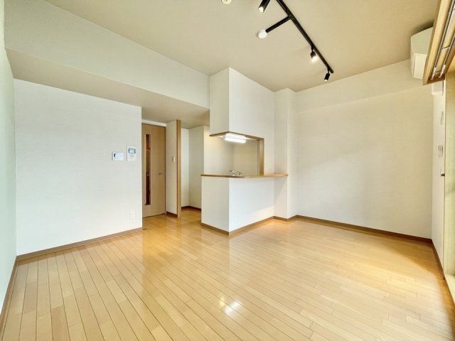 ディークレスト太子堂駅前Eastの居間・リビング