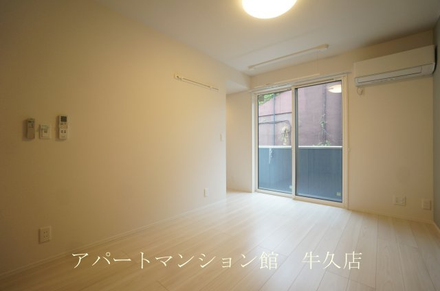 グランセレスタＡの居間・リビング