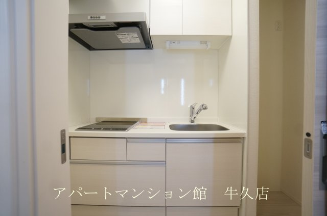 グランセレスタＡのキッチン|駐車場