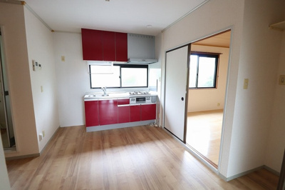 【居間・リビング】 | メープルハイム A | ダイニングキッチン