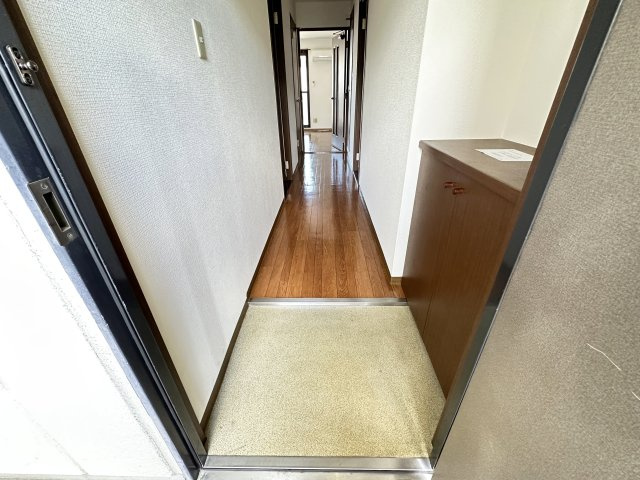 フィネス鳴子の玄関