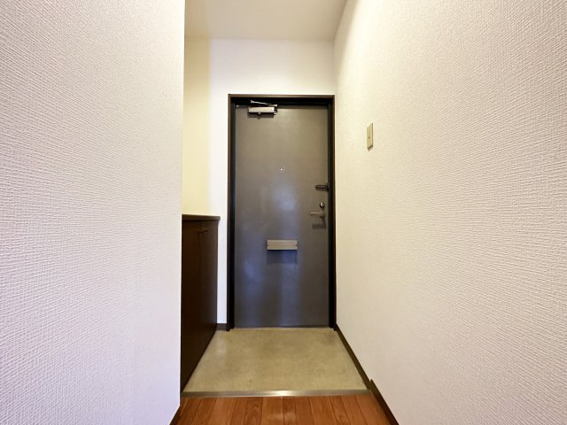 フィネス鳴子の玄関