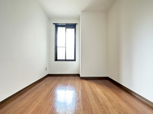 フィネス鳴子の洋室