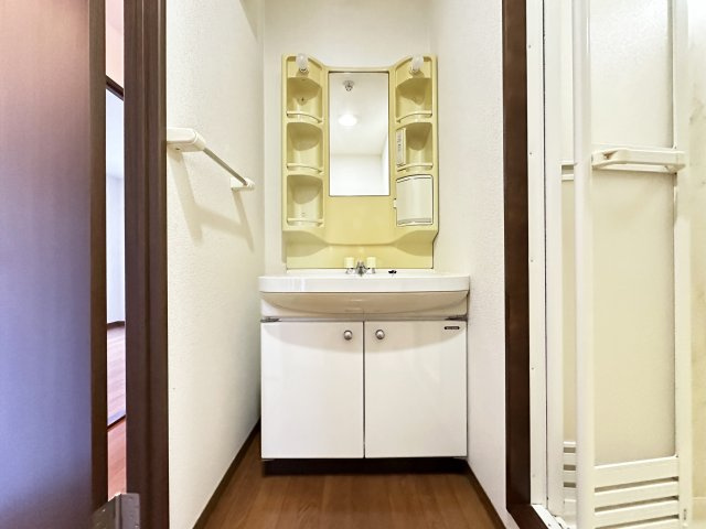 フィネス鳴子の独立洗面台