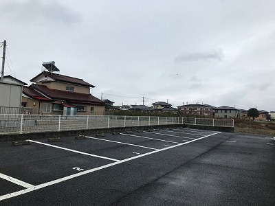 【駐車場】 | レオパレスレジデンス霞ヶ岡 | 画像9