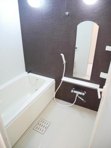 レイクタウン野多目の浴室|【注目】やっぱり沸かしてお風呂に入りたい「追焚機能」付きで快適バスタイムが楽しめます♪