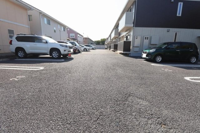 トレジャーズの駐車場|駐車場