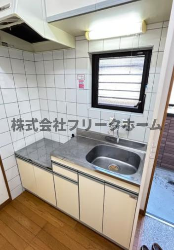 武蔵野市境南町１丁目のアパートのキッチン