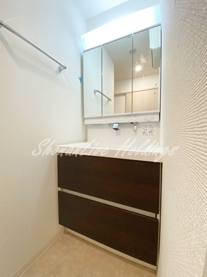 【洗面所】 | リブウェル本厚木 | 三面鏡洗面台♪