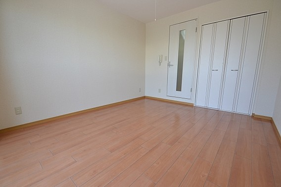 ディーシモンズ神戸の洋室