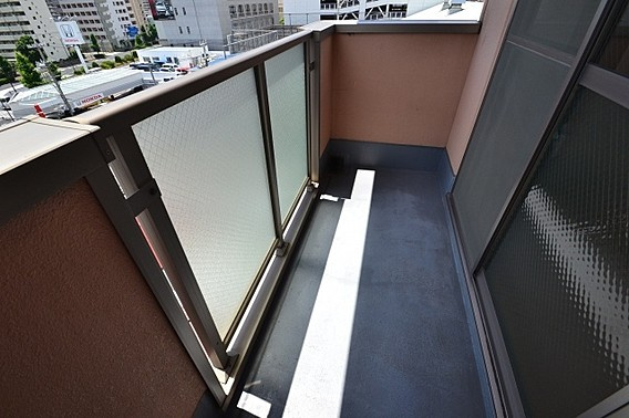 ディーシモンズ神戸のバルコニー