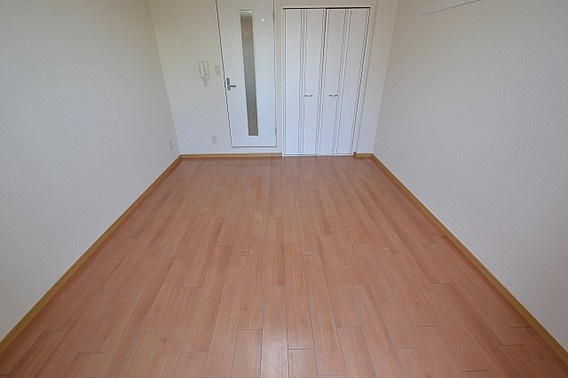 ディーシモンズ神戸の居間・リビング