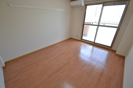 ディーシモンズ神戸の居間・リビング