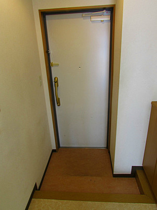 ヴィラ神戸3の玄関