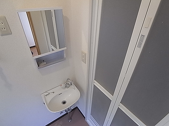 ヴィラ諏訪山の洗面所