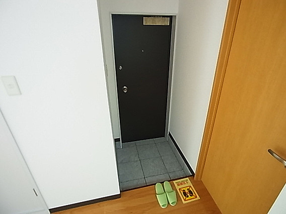 ヴィラ諏訪山の玄関